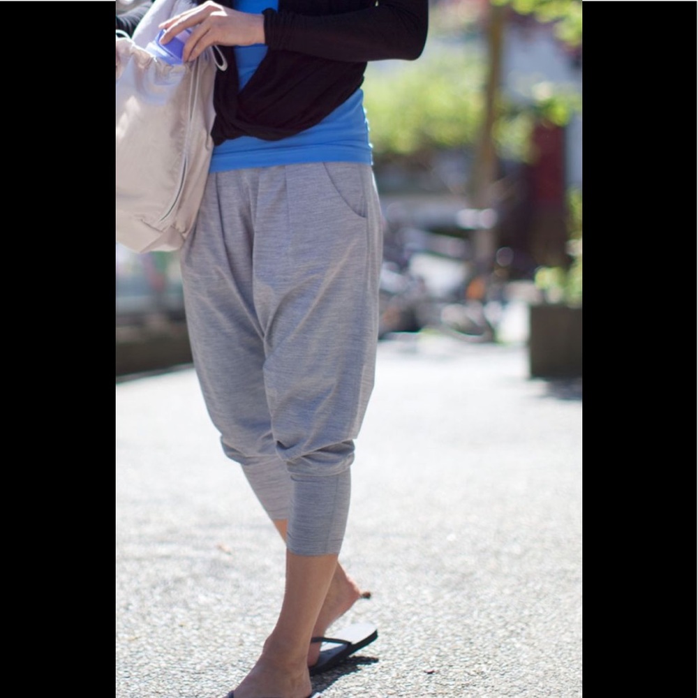Lululemon Happy Hatha Crop Heathered Fossil/Fossil